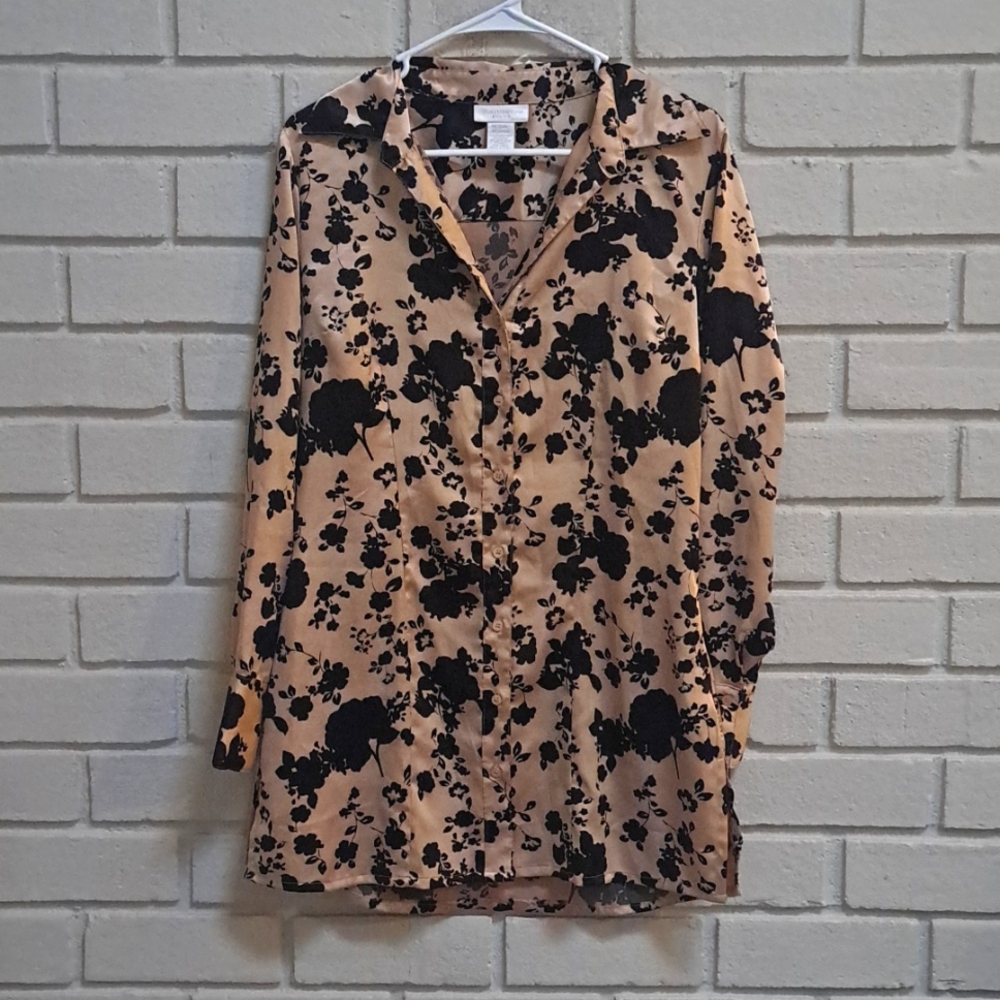 Worthington Stretch Tan/Black Satiny Soft Button-Up Tunic. Size Medium NWOT